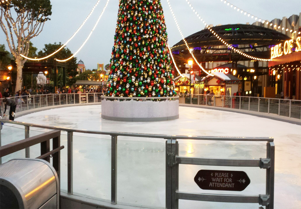 Glass Rail™ - Rink Systems